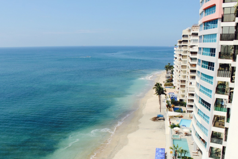 chambre-hote-MASSOINS-min_beach_ocean_shore_hotel_palm_tree-33726